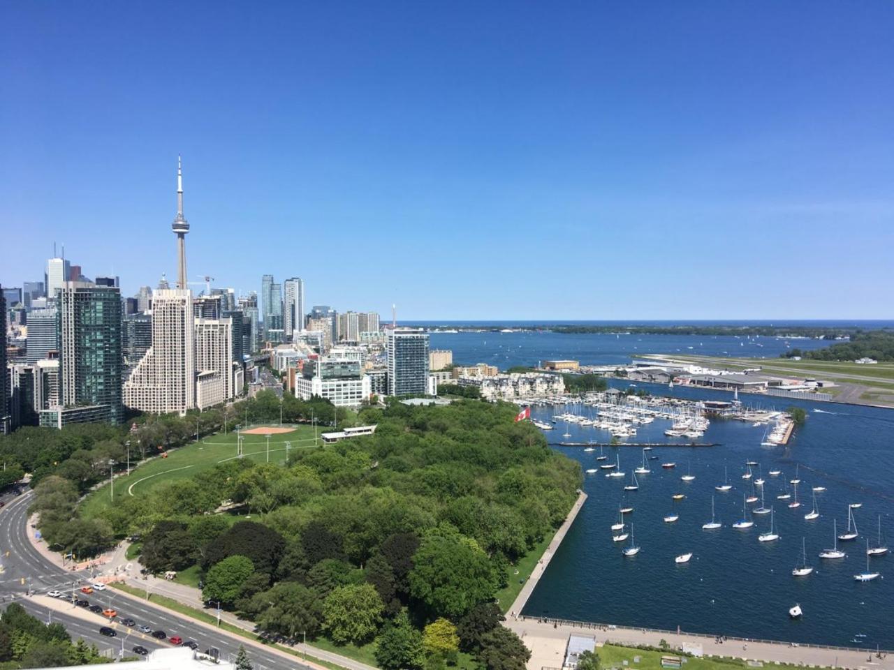 Modern 2Br Downtown Condo, Lakeshore, Exhibition Place, Fort York Toronto Extérieur photo